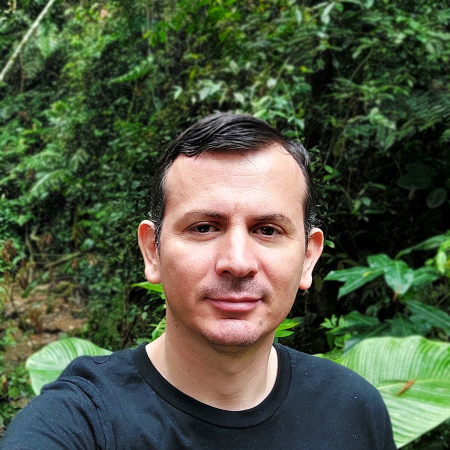 Gabriel Restrepo - <strong>Sourcing Manager</strong><br>Buyer - Colombia
